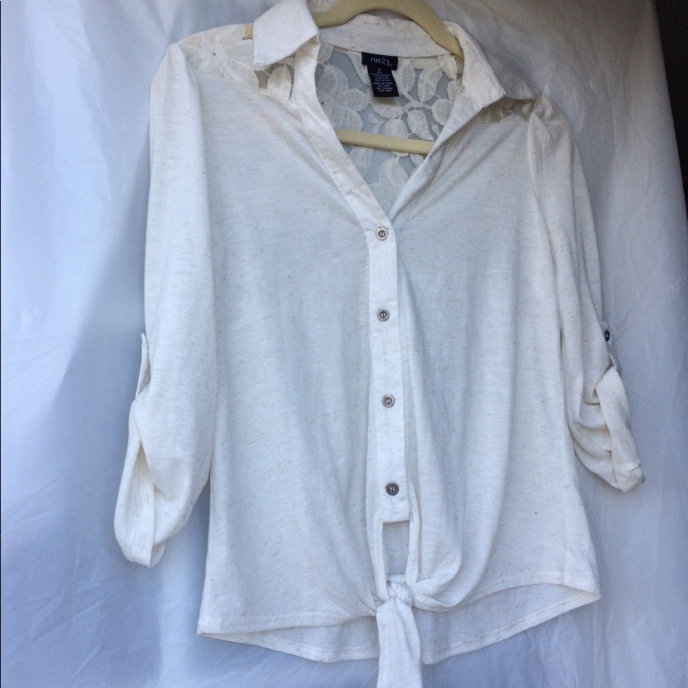 10/$13! Lace button down w/front knot
